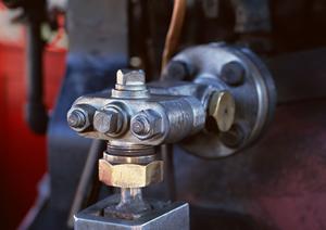 クレーンの効率的な運用方法と安全な操作についての完全ガイド